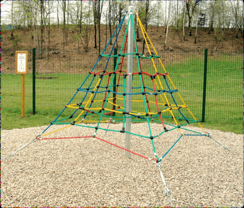 Klatre Pyramide 250 cm statisk